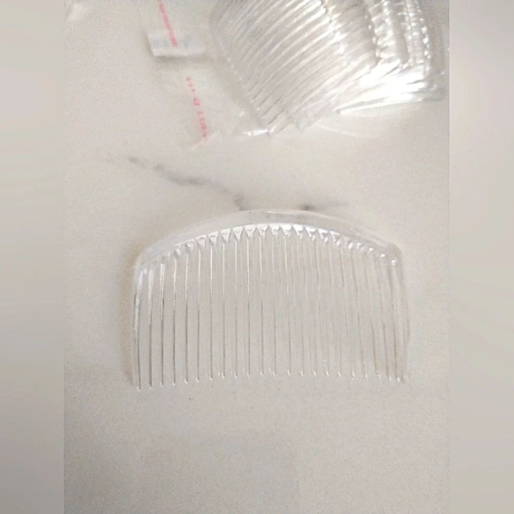 New Bundle of Plastic & Metal Combs - 10 of each